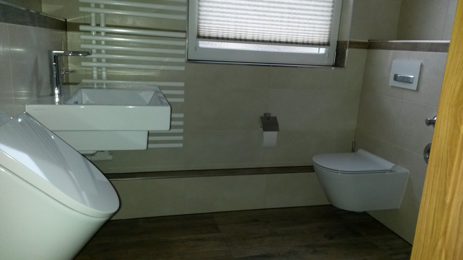 neu gefliestes Badezimmer 4