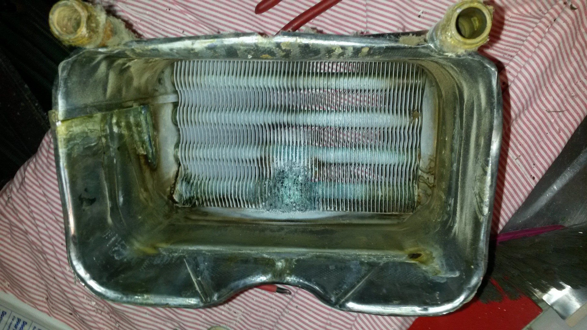 Verdreckter Gasthermen Brenner